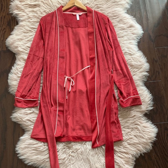 Joyspun Women’s Velvet Red Robe (With Sleeping Mask) - *NEVER WORN* - Picture 1 of 12